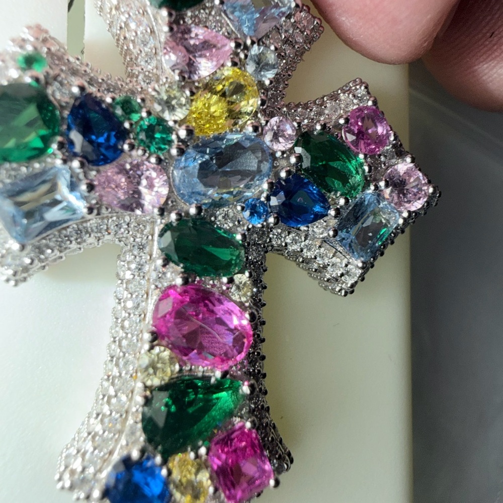 MOISSANITE
925 SILVER 4.00CTW
$ 1300.00 GENUINE GEMSTONE
SPINEL